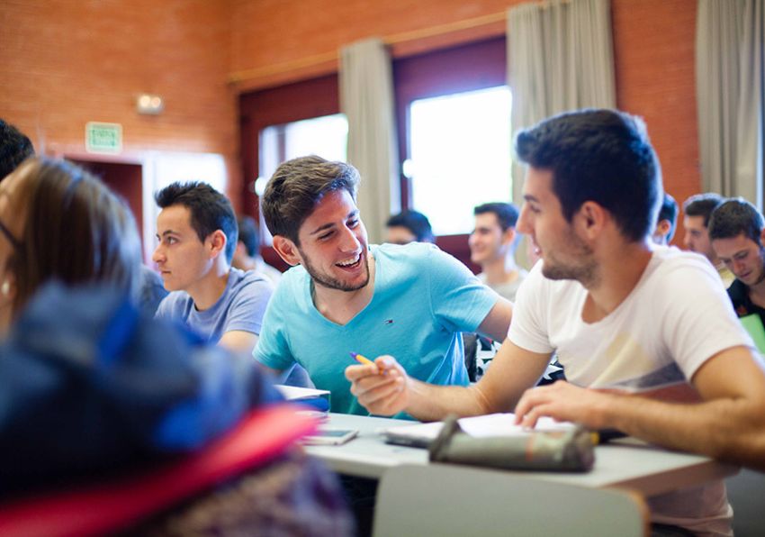 Imatge del esdeveniment:alumnat a classe
